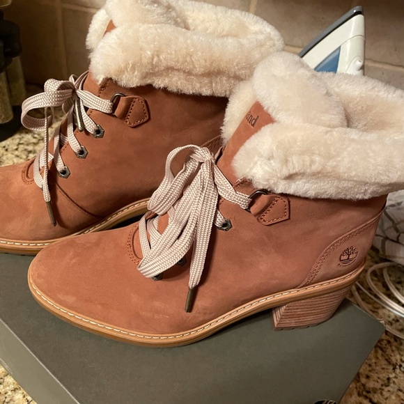 Timberland Shoes - Heeled timbs♥️